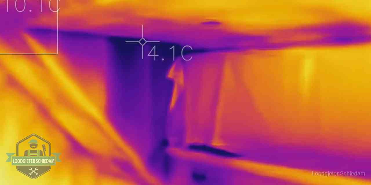 Thermografie bij lekdetectie in Schiedam Warmtebeeldopname van een vloerconstructie tijdens lekdetectie in Schiedam